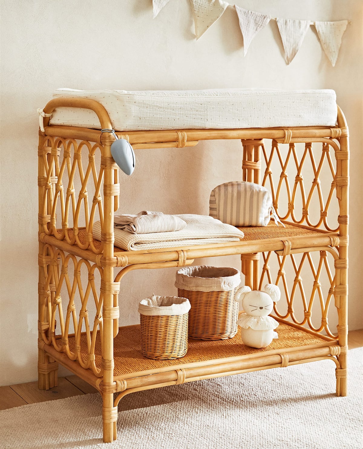 CAMBIADOR BEBÉ RATÁN