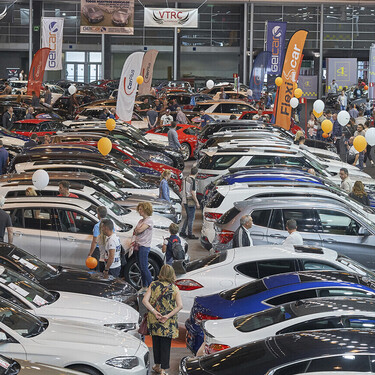 Europa ha impuesto el coche eléctrico para 2035 y está fracasando: la gente compra coches de segunda mano, antiguos y diésel. Y eso es un problema
