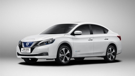 ¿Qué pasa cuando juntas un Sentra y un LEAF? El resultado es el Nissan Sylphy ZE que comenzó producción en China