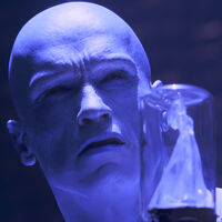 Arnold Schwarzenegger tiene casi 30 años pagando un dólar a Warner Bros para quedarse con este traje de una de sus peores películas 