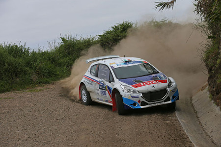 Craig Breen arranca el SATA Açores 2014 en cabeza