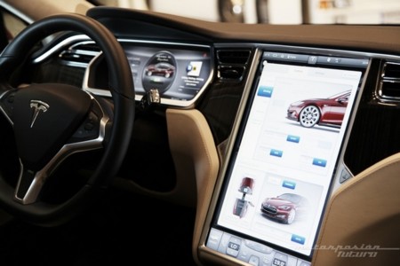 Tesla estará presente en la Defcon, pero nadie asegura una competición para hackear el Tesla Model S