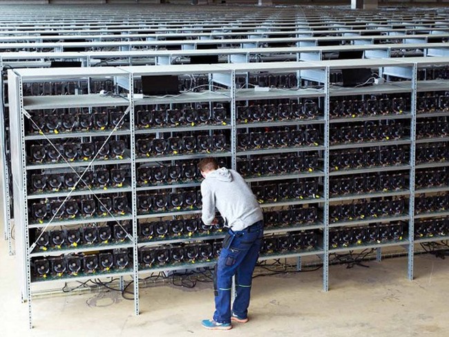 cuanto se gana por minar bitcoins