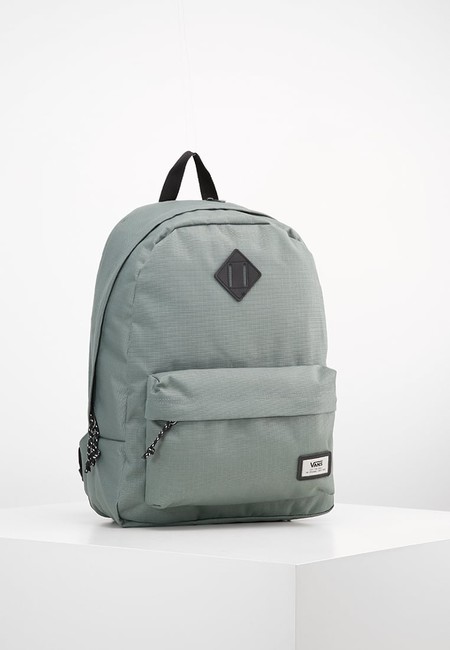 60% de descuento en la mochila unisex Vans Old Skool Plus Backpack en gris: se queda en 21,95 euros con Zalando