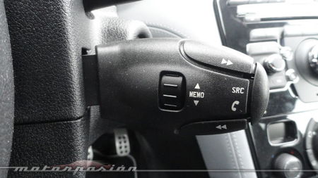 Peugeot RCZ 2013 2.0 HDi, satélite de control multimedia