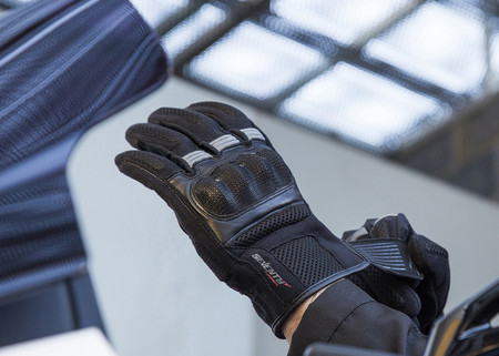 Made in Spain y precio de derribo para los guantes Seventy Degrees SD-76 Touring