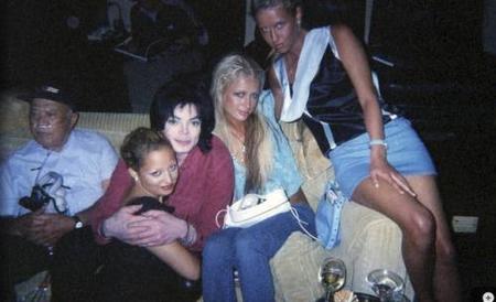 A Paris Hilton se le aparece Michael Jackson en sueños