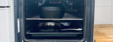 Se acabó usar el horno como armario: siete ideas y accesorios para ordenar las sartenes y ollas en la cocina