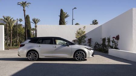 Toyota Corolla Touring Sports 2