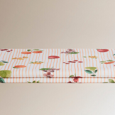 Blancolor de El Corte Inglés ha rebajado este vistoso mantel antimanchas que es perfecto para la mesa de la cocina