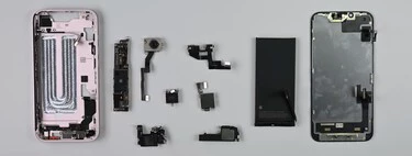 El iPhone 17e lleva MagSafe. El iPhone 16e no. O eso creíamos hasta que alguien abrió los dos