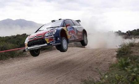 Sébastien Loeb ataca y Dani Sordo cede