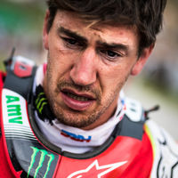 Joan Barreda toma la salida a pesar del daño sufrido en su rodilla