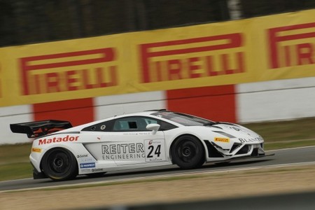 El Lamborghini de Reiter ensombrece una nueva gran actuación de Audi WRT