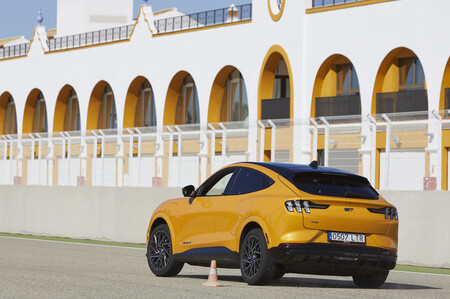 Ford Mustang Mach-E GT Prueba Circuito 39