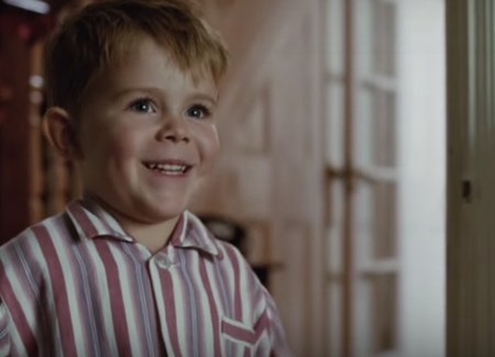 El emotivo anuncio de Navidad de Elton John y el regalo que le cambió la vida