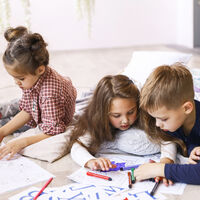 Mis hijos y los hijos de mi pareja no se llevan bien: ¿qué podemos hacer? 