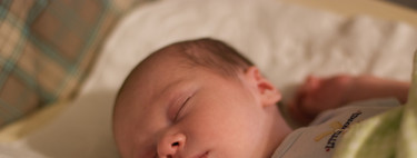 ¿Cuándo duermen los bebés toda la noche?