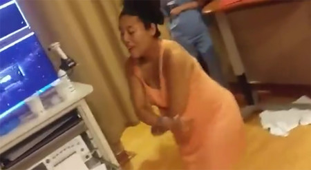 Esta mujer se marca un baile durante la dilatación que podría marcar tendencia