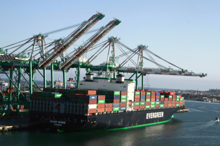 Las exportaciones españolas marcan un récord en 2015