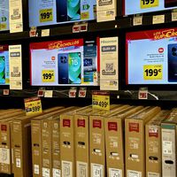 Carrefour está liquidando hoy una tele MiniLED de 75 pulgadas de Xiaomi por menos de 60 euros al mes 