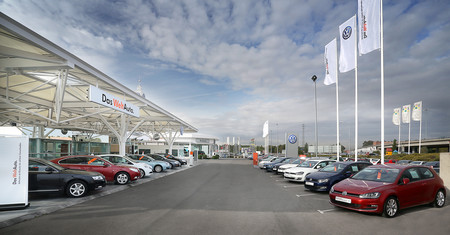Coches de kilómetro cero: cuando comprar un coche barato tiene truco