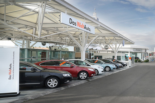 Coches de kilómetro cero: cuando comprar un coche barato tiene truco