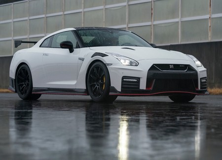 El nuevo Nissan GT-R podría llegar hasta 2023 y el Maxima se transformaría en eléctrico