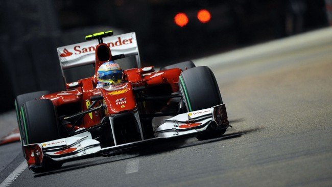 fernando-alonso-hat-trick-gp-singapur-f1-2010.jpg