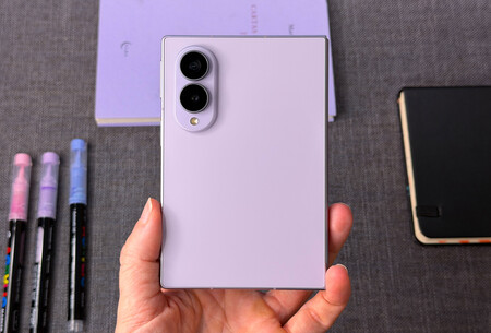 Samsung Galaxy Z Fold8 08