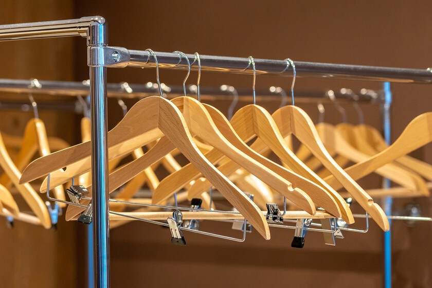 Cloakroom 8275684 1920