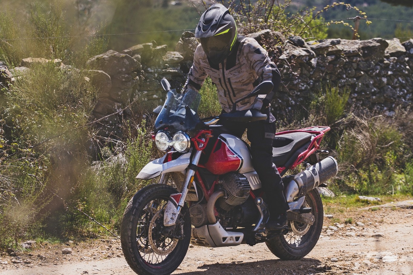 Probamos la Moto Guzzi V85 TT: estética arrebatadora y 80 CV de trail intermedia para el carnet A2