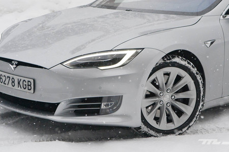 Tesla patenta un nuevo sistema de ensamblaje para mejorar el ajuste de los paneles de sus carrocerías