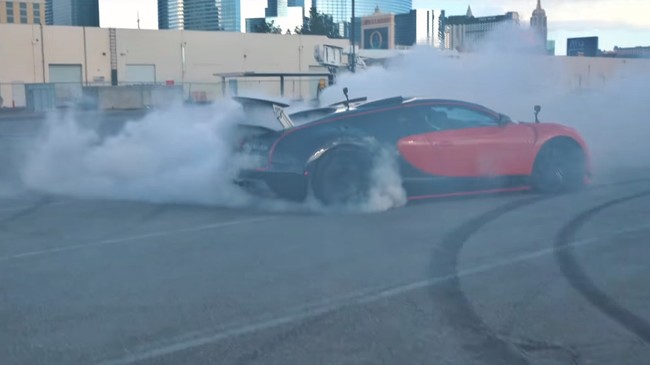 Bugatti Veyron Burnout 2