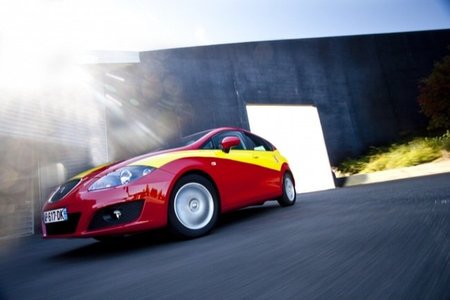 SEAT León rojo y amarillo