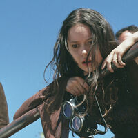 Confirmado: una de la series de ciencia ficción más queridas de los 2000 prepara su vuelta, aunque no de la forma que más nos gustaría a los fans