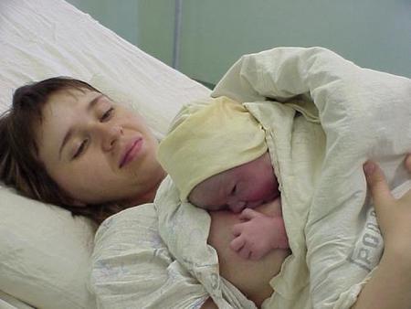 foto madre y recien nacido