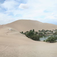 Huacachina, la ciudad balnearia construida en un oasis en el desierto peruano 