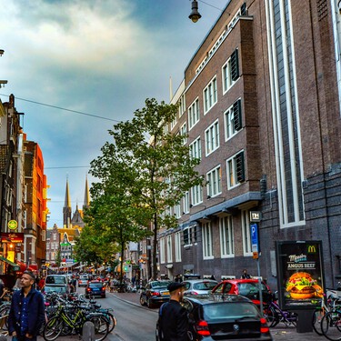 Ámsterdam equipara la carne al tabaco: es la primera capital europea en prohibir su publicidad en la calle