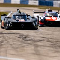 El Peugeot 9x8 quería ser un revolucionario hypercar para Le Mans, pero cada vez tiene más cara de Nissan GT-R LM Nismo