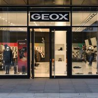 Las zapatillas de piel cómodas y versátiles que necesitas para esta temporada, son de Geox y están rebajadas casi a la mitad