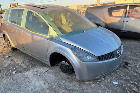 Dos Prototipos Nissan Olvidados En Deshuesadero 1