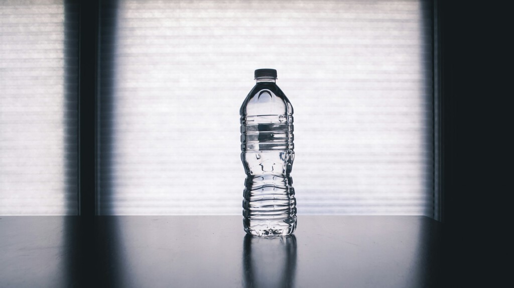 Este es el truco de la botella que usan los alemanes para refrescar su casa sin aire acondicionado