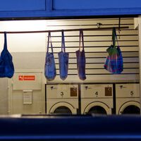 Optimiza el espacio con este tendedero regulable de gran capacidad que es ideal para pisos pequeños