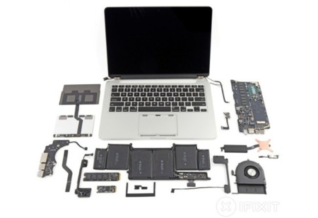 iFixit desmonta el cada vez más difícil MacBook Pro con pantalla retina