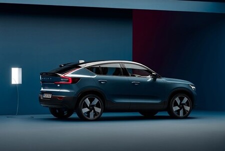 Volvo presenta su segundo coche eléctrico: el Volvo C40 Recharge, con 420 km de autonomía WLTP