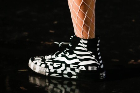 Las zapatillas de Converse x TELFAR (de edición limitada) están de rebajas y aprovechamos para sumarlas a nuestros próximos looks