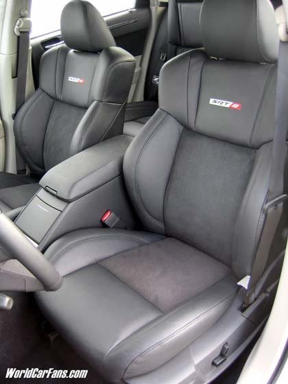 Chrysler 300C Touring SRT-8