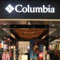 Columbia está liquidando la chaqueta polar cómoda, calentita y versátil que usaremos a diario, por menos de 27 euros