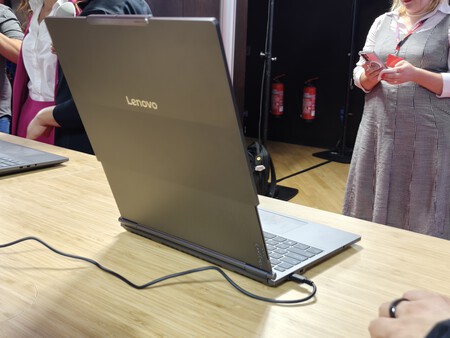 This is how the laptop is seen from behind when it is completely unrolled | Image: Xataka
